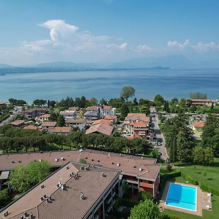 Breeze Apartment Desenzano del Garda Eksteriør billede